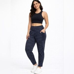 Athleta Women's Navy Camouflage Cargo Pants